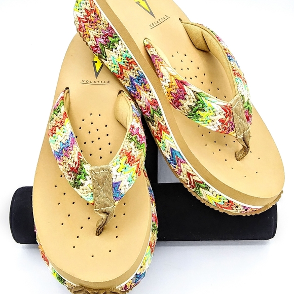 NWOT Volatile Womens 7 M Rainboom Platform Sandals